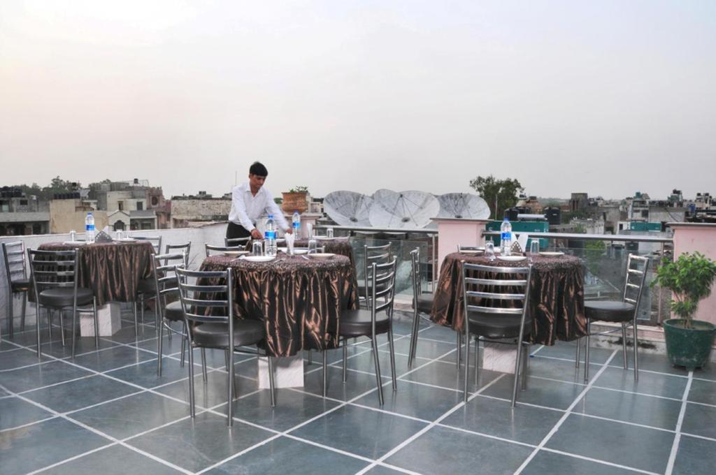 Hotel S & B East Inn - Patel Nagar New Delhi Exterior photo